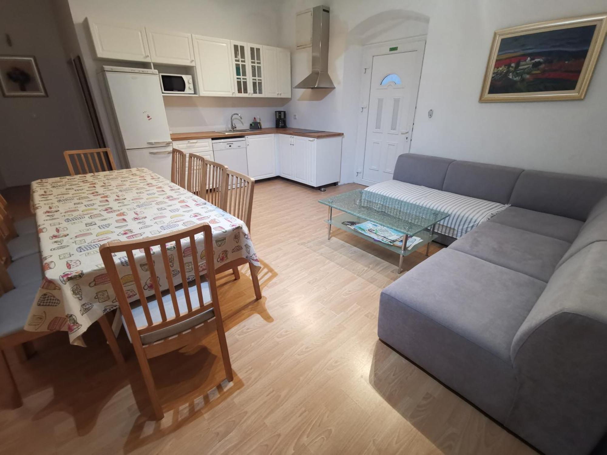 Spacious 140M2 Downtown 3 Bedroom Apartment Split Room photo